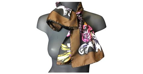 foulard soie prada|Foulard Fin En Sergé De Soie Imprimé Rose .